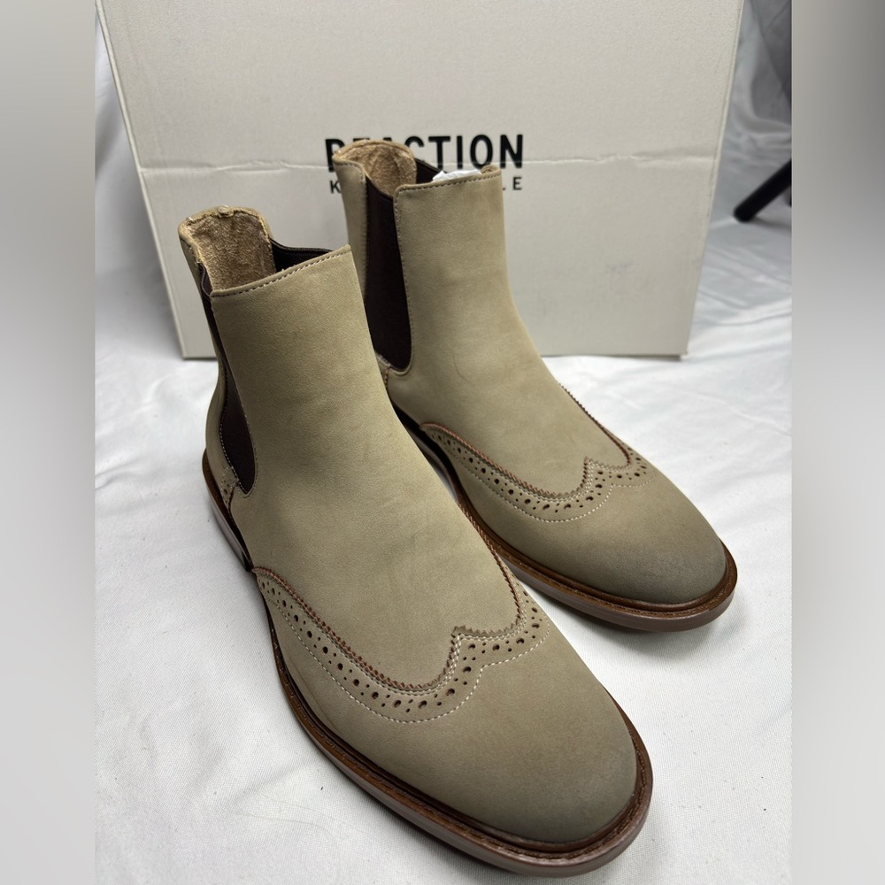 NWB REACTION KENNETH COLE Mens Beige Knock Wingtip‎ Toe Block Heel Chelsea 7